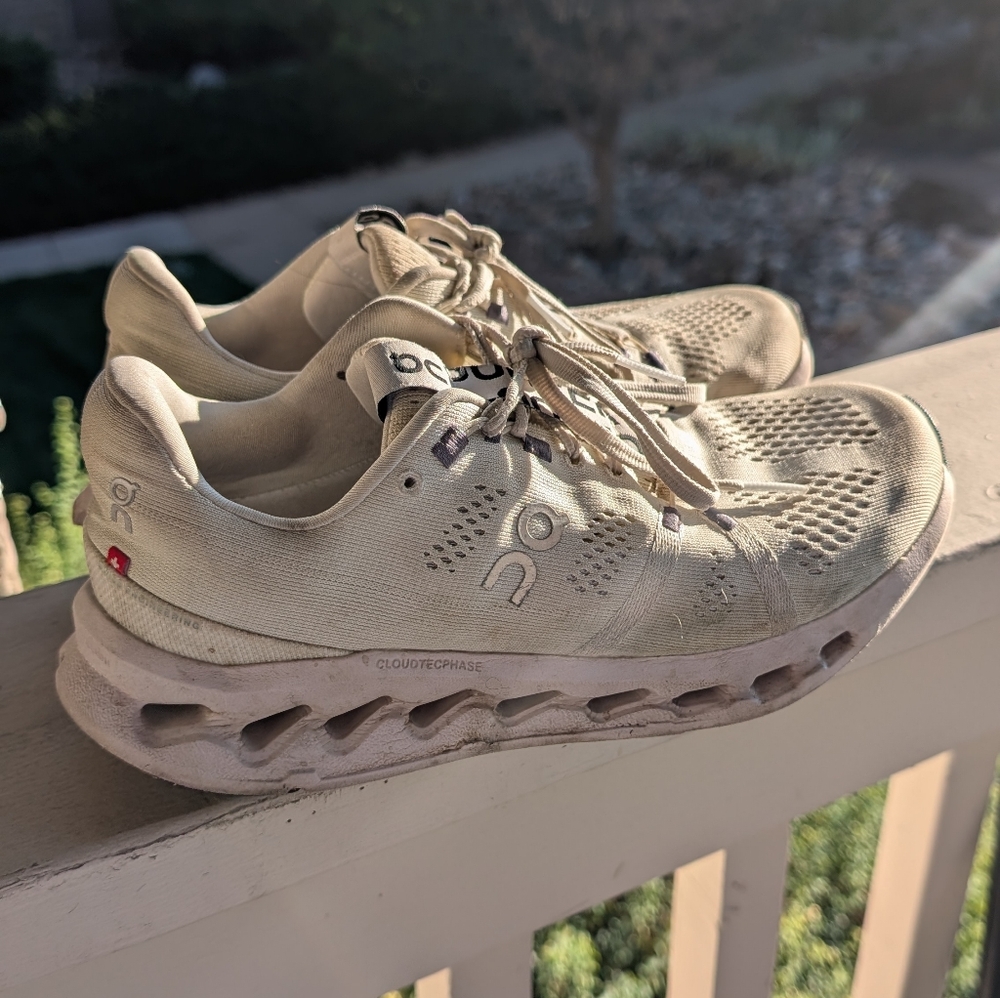 Women's On Cloudsurfer Running Shoes Size 8